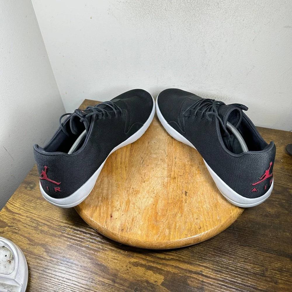 Jordan eclipse black